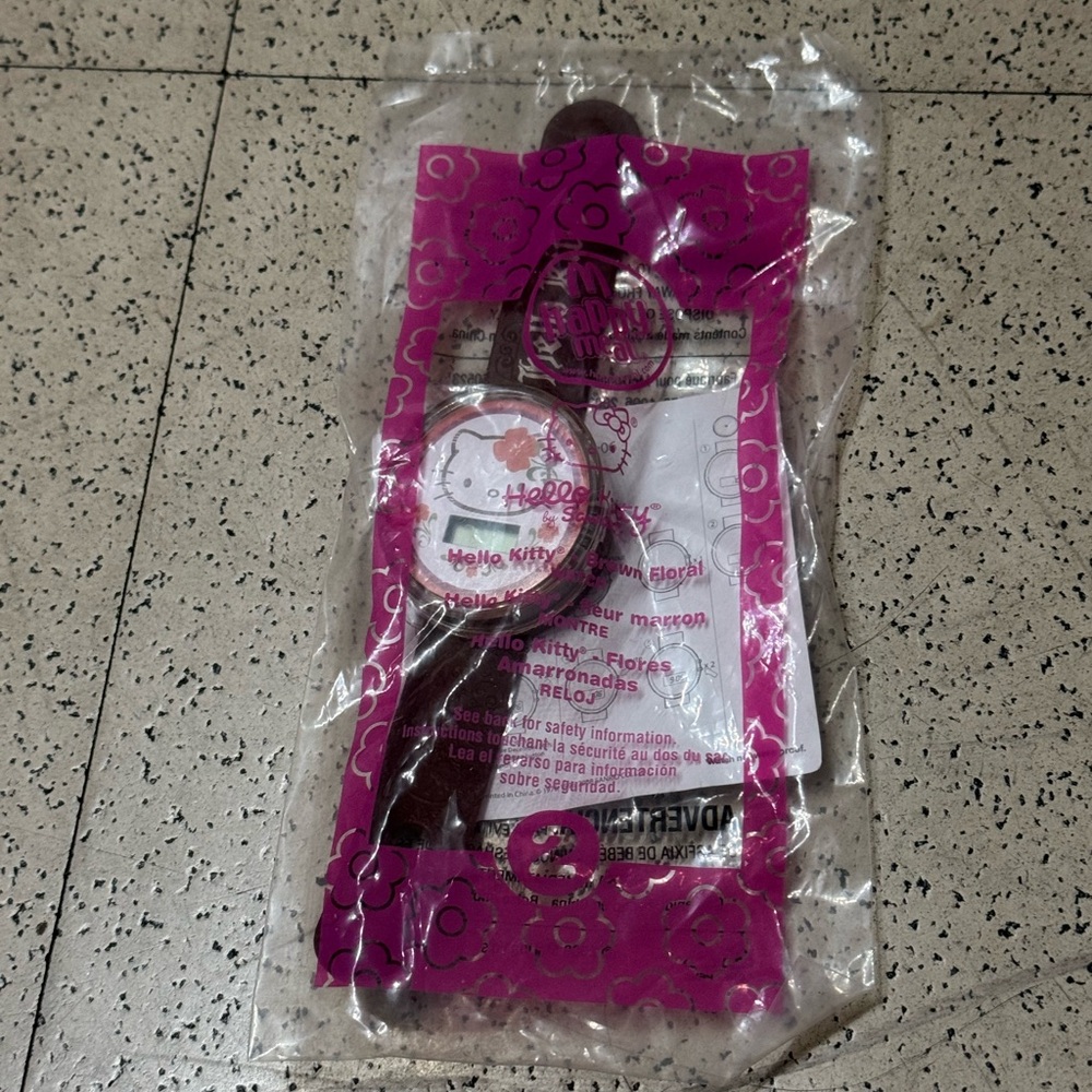 Hello Kitty Pink Magnifying Glass
